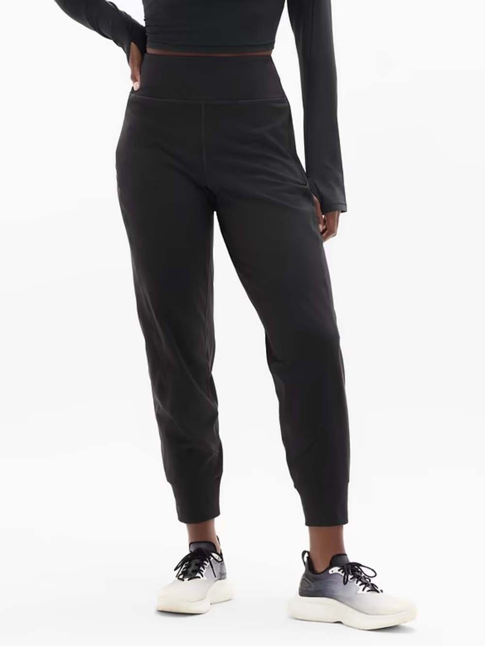 Athleta Women’s Rainier Mid Rise Jogger Sz Medium Black Workout Gym Winter NWOT